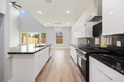 4923 Golden Forest Drive, Houston, TX 77091 - Photo 14