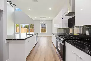 4923 Golden Forest Dr, Houston, TX 77091 - Photo 14