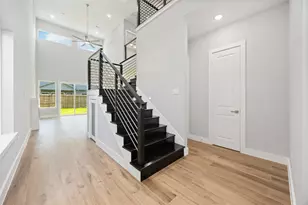 4923 Golden Forest Dr, Houston, TX 77091 - Photo 6