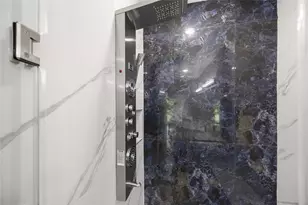 4923 Golden Forest Dr, Houston, TX 77091 - Photo 28