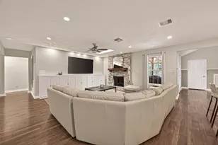 11102 Hillcroft Ave, Houston, TX 77096 - Photo 8