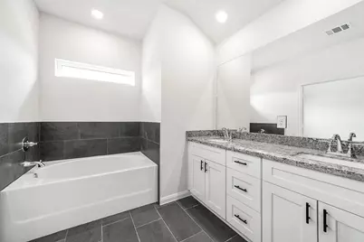 14954 Eagle Feather Drive, Houston, TX 77090 - Photo 28