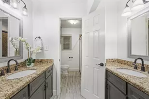 1320 Woodvine Dr, Houston, TX 77055 - Photo 34