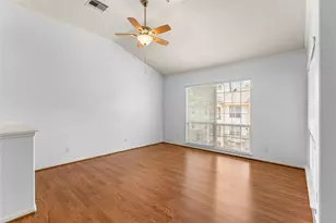 6607 Lake Woodlands Dr, The Woodlands, TX 77382 - Photo 2