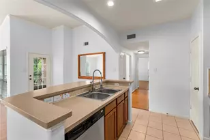 6607 Lake Woodlands Dr, The Woodlands, TX 77382 - Photo 10