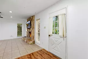 235 Thunderbird Ct, Conroe, TX 77304 - Photo 8
