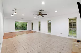 235 Thunderbird Ct, Conroe, TX 77304 - Photo 10