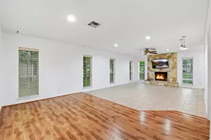 235 Thunderbird Ct, Conroe, TX 77304 - Photo 18