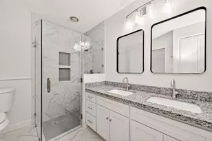 10602 Longmont Dr, Houston, TX 77042 - Photo 24