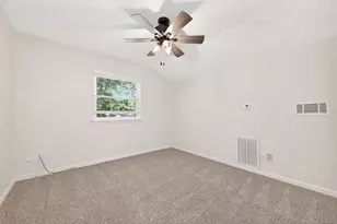 10602 Longmont Dr, Houston, TX 77042 - Photo 38