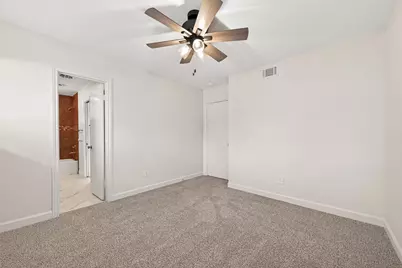 10602 Longmont Drive, Houston, TX 77042 - Photo 32