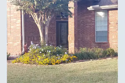 1601 N Lago Vista Court, Pearland, TX 77581 - Photo 2