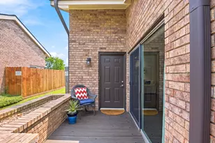 16214 Seahorse Dr, Houston, TX 77062 - Photo 2