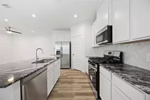 10313 Lancaster Frst Ln, Houston, TX 77051 - Photo 4