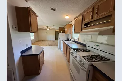 107 Twin Creek Drive, Huntsville, TX 77320 - Photo 8