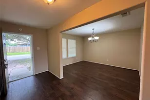 15718 Colonial Bridge Ln, Houston, TX 77073 - Photo 2