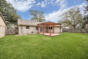 4415 Grass Valley St, Houston, TX 77018 - Photo 16
