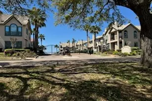 517 Mariners Dr, Kemah, TX 77565 - Photo 2