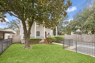 240 W 23rd St, Houston, TX 77008 - Photo 2