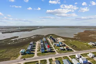 203 Sandpebble Pl, Surfside Beach, TX 77541 - Photo 4