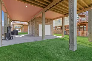 203 Sandpebble Pl, Surfside Beach, TX 77541 - Photo 24