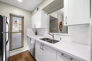 1300 Fairview Ave, Houston, TX 77006 - Photo 18