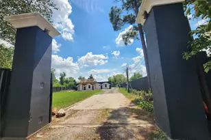 1611 De Soto St, Houston, TX 77091 - Photo 1