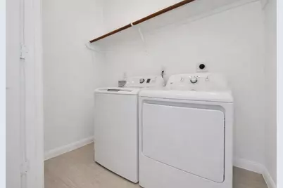 8653 Sunderland Road, Houston, TX 77028 - Photo 10