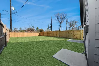 8653 Sunderland Road, Houston, TX 77028 - Photo 16