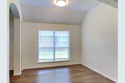 802 Cherry Blossom Drive, League City, TX 77573 - Photo 4