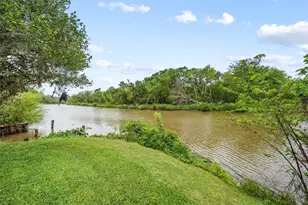 2207 Pine Dr, Friendswood, TX 77546 - Photo 12