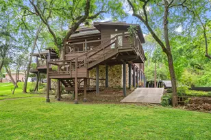 2207 Pine Dr, Friendswood, TX 77546 - Photo 4