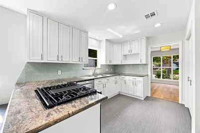 6215 Queensloch Drive, Houston, TX 77096 - Photo 10