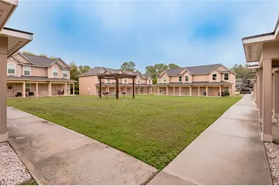 2002 20th Street #402, Huntsville, TX 77340 - Photo 22