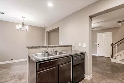 2002 20th Street #402, Huntsville, TX 77340 - Photo 10