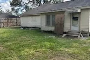 238 Betral St, Houston, TX 77022 - Photo 2