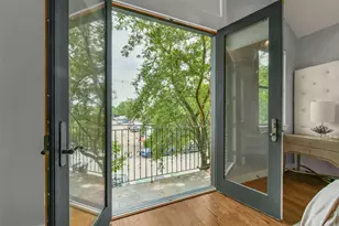 652 E 6th 1/2 St, Houston, TX 77007 - Photo 16