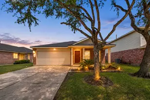 10515 Evergreen St, Baytown, TX 77523 - Photo 4