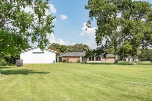 13310 Bay Pl, Beach City, TX 77523 - Photo 22