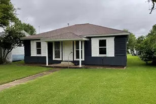 1311 W 6th St, Freeport, TX 77541 - Photo 1
