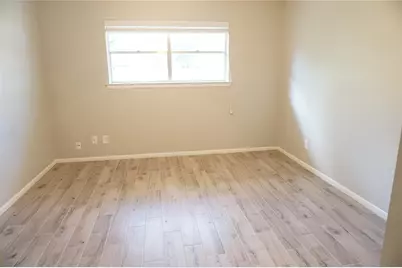5727 Braesvalley Drive, Houston, TX 77096 - Photo 12