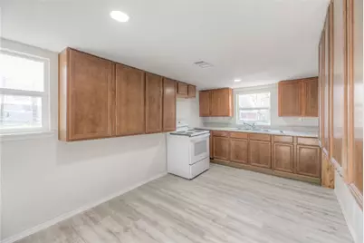 328 W Sherwood Drive, Livingston, TX 77351 - Photo 6