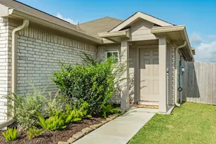 108 Cullen St, Angleton, TX 77515 - Photo 4