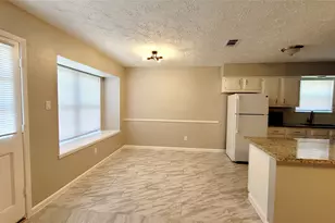 16818 Dutch Ridge Dr, Sugar Land, TX 77498 - Photo 6