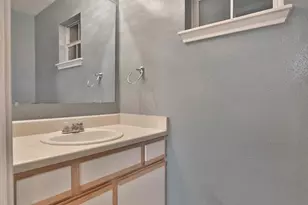 9042 McGallion Rd, Houston, TX 77022 - Photo 10