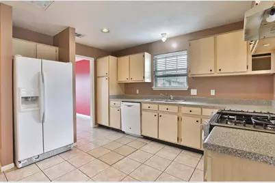 9042 McGallion Road, Houston, TX 77022 - Photo 6
