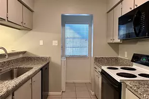 2401 Sycamore Ave, Huntsville, TX 77340 - Photo 6