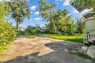 131 E 31st 1/2 St, Houston, TX 77018 - Photo 18