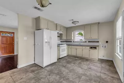 131 E 31st 1/2 Street, Houston, TX 77018 - Photo 8