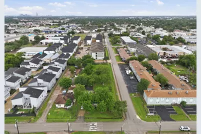 1931 Jacquelyn Drive, Houston, TX 77055 - Photo 4